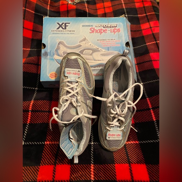 Skechers Shoes - VTG Skechers Shape-ups Women's Silver Sneakers size 8.5 NIB